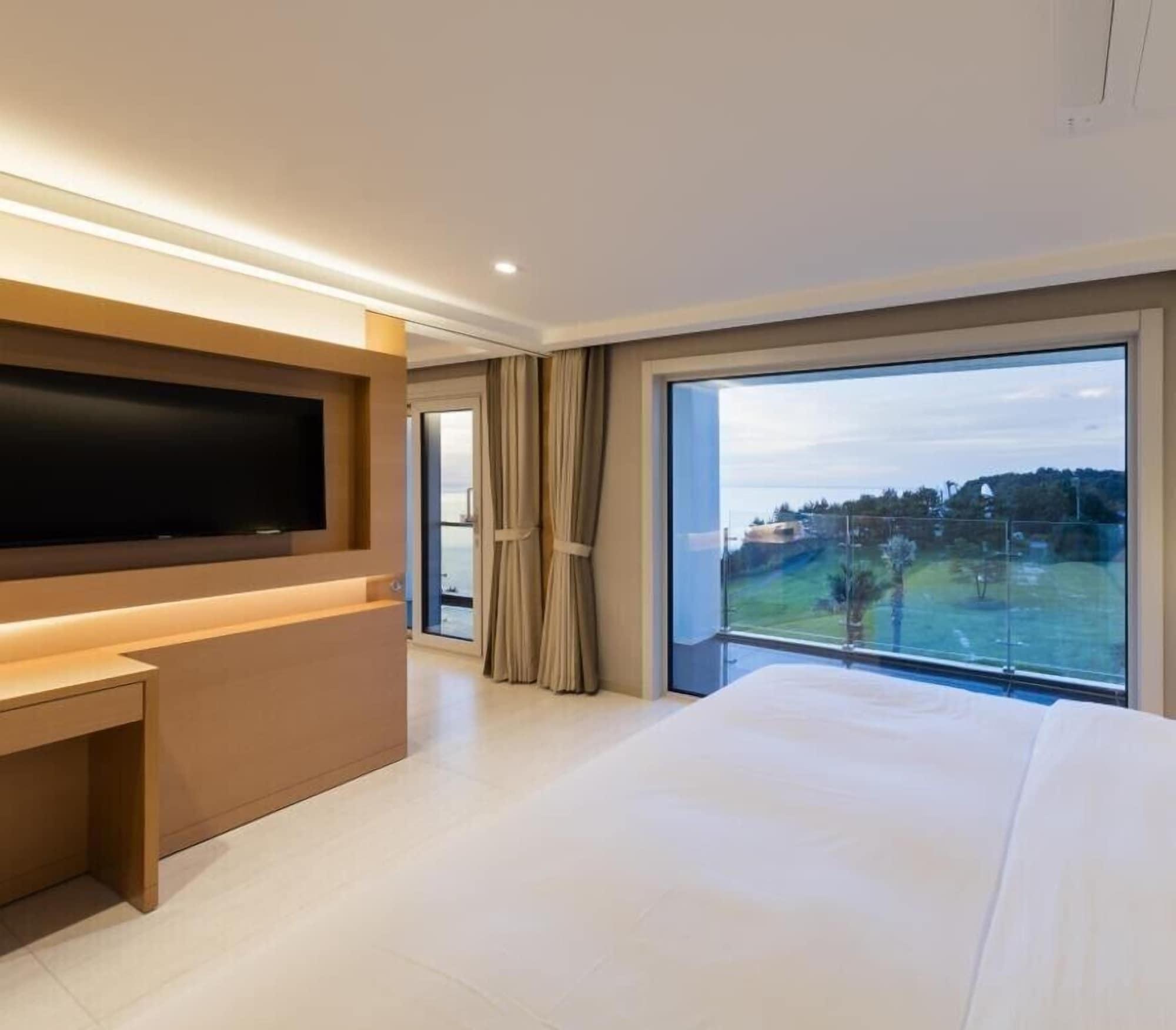 Sun Cruise Resort And Yacht Gangneung Exterior photo