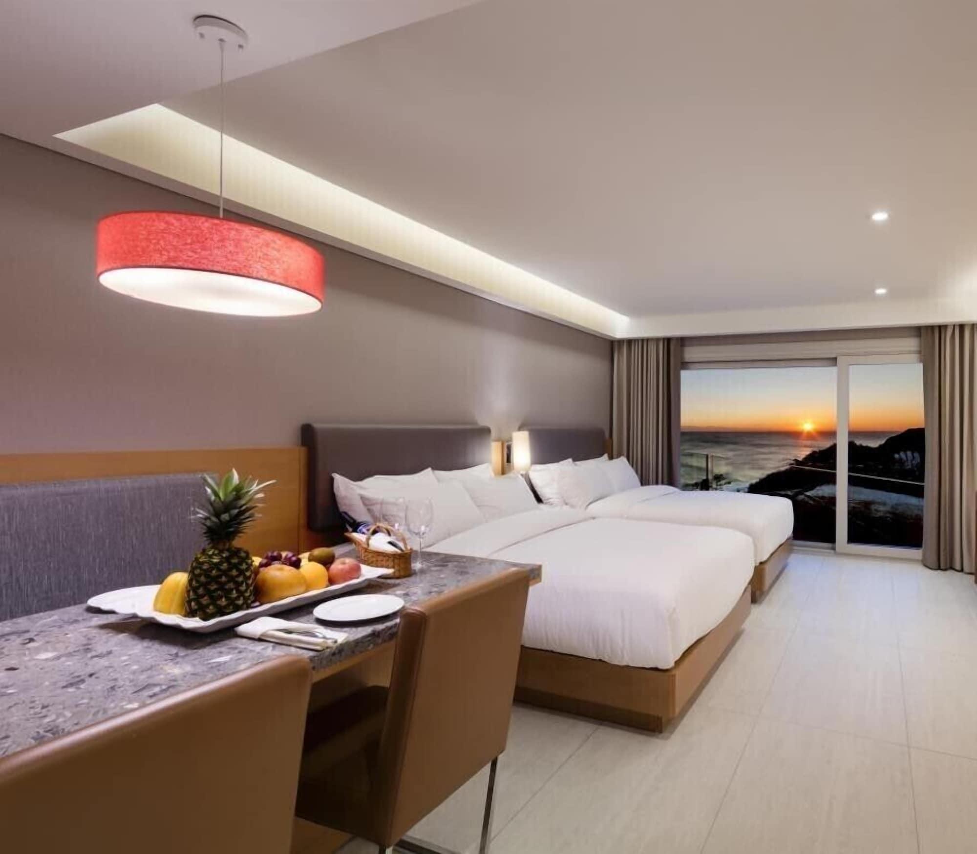 Sun Cruise Resort And Yacht Gangneung Exterior photo